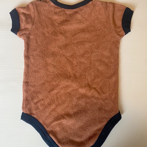 Misha and Puff onesies (0-6 m and 6-12 m) - Picture 5 of 7